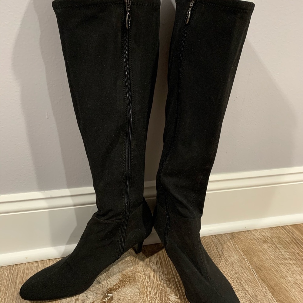 Tahari Boots